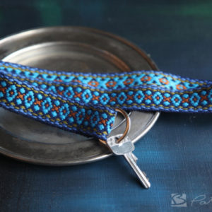 Schlüsselband nähen in blau - Ein ständiger Begleiter.