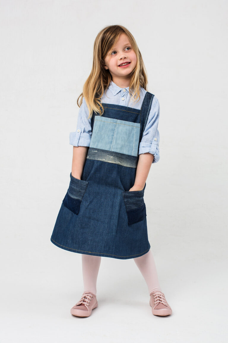 Latzkleid für Kinder aus alten Jeans im Patchwork-Look, Schnittmuster von Initiative Handarbeit