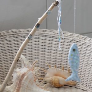 Fisch an der Angel als Dekoration für das Haus nähen